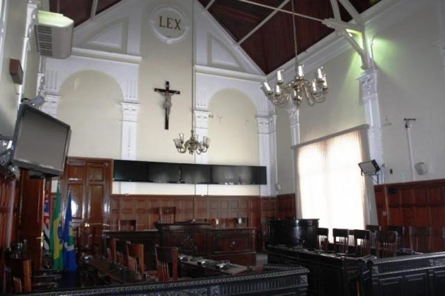 Os cargos, o projeto, a pressão e os vereadores Os cargos, o projeto, a pressão e os vereadores