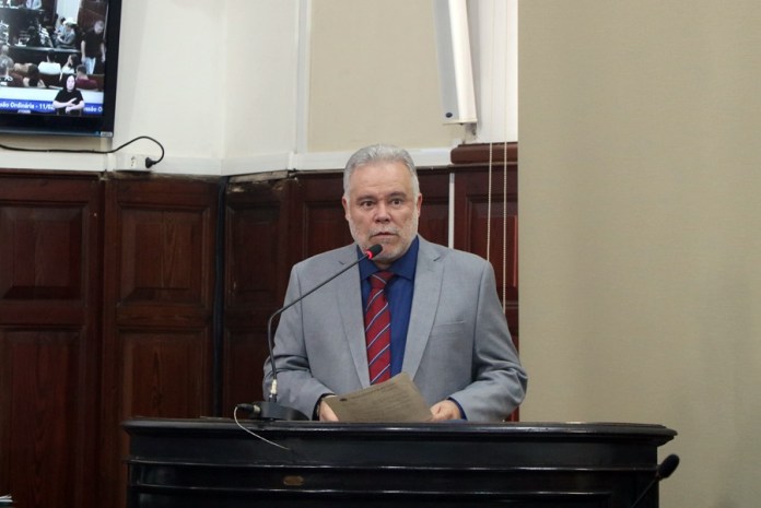 lineu Lineu solicita informações e cópia de documentos a respeito da gestão e do funcionamento do AME São Carlos