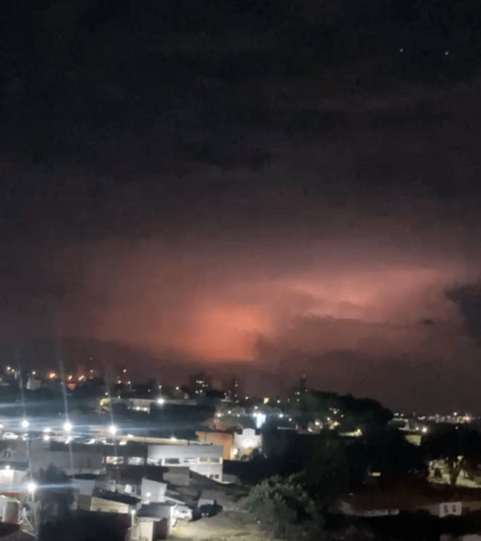 Tempestade de raios atinge São Carlos: entenda como ocorre o fenômeno Tempestade de raios atinge São Carlos: entenda como ocorre o fenômeno