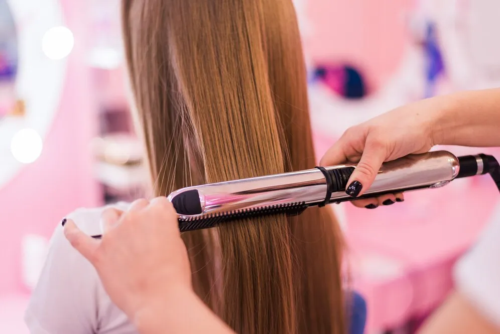 5 dicas para evitar que o alisamento resseque ou quebre o cabelo