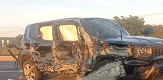 Casal fica ferido após capotamento na rodovia Washington Luís em São Carlos