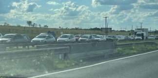 Tudo parado na Washington Luís: trânsito flui com muita dificuldade