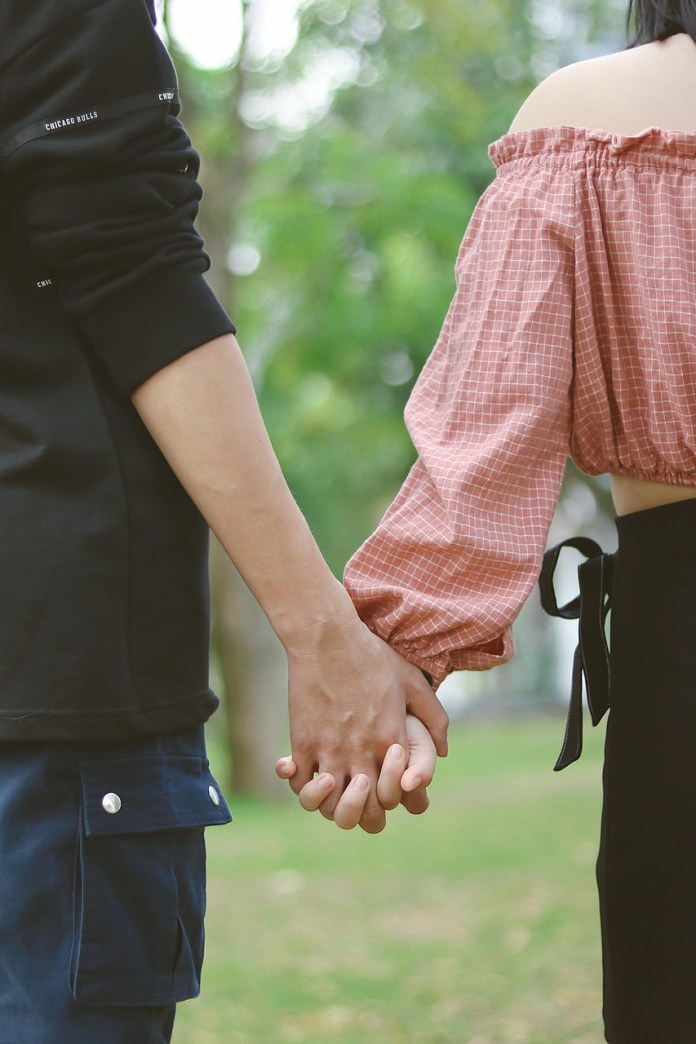 couple-6976409_1280