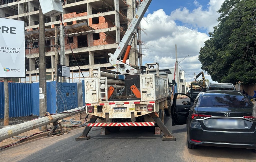 Colocação de postes gera polêmica