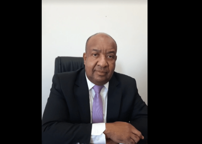 Dr. Silveira defende casal de advogados Dr. Silveira defende casal de advogados