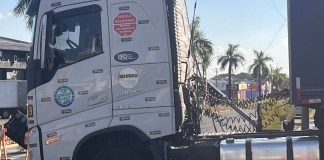 Carreta interditada trecho da Getúlio Vargas