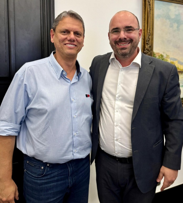 Netto apresenta plano de R$ 400 milhões a Tarcísio para combate às enchentes em São Carlos Netto apresenta plano de R$ 400 milhões a Tarcísio para combate às enchentes em São Carlos