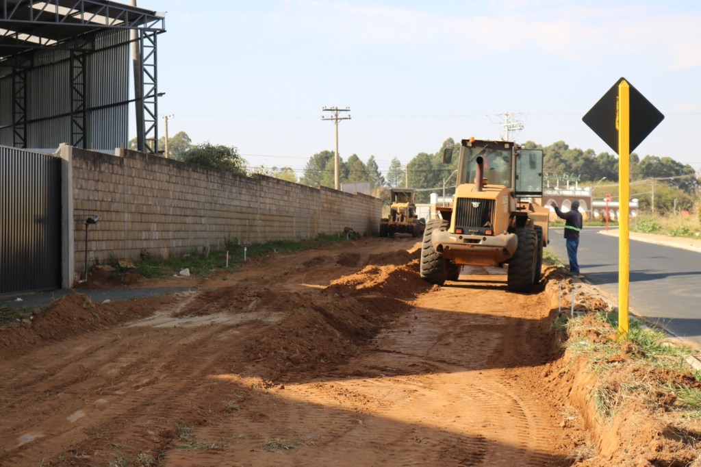 Obras na avenida João Deriggi