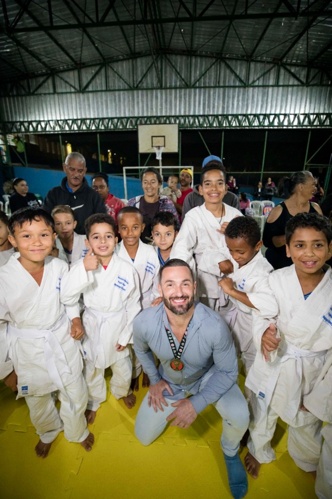 O evento contou com a participação especial de Diego Hypólito, medalhista olímpico e referência na ginástica artística brasileira.
