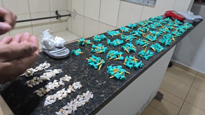 Tráfico de drogas capturado pela PM Tráfico de drogas capturado pela PM