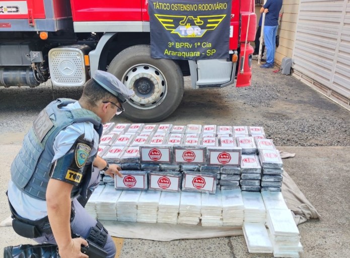 Cocaína avaliada em R$ 6 milhões Cocaína avaliada em R$ 6 milhões