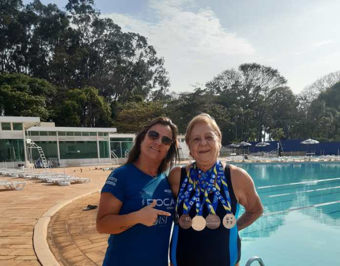 Aos 85 anos, Beth é a estrela das águas na natação Aos 85 anos, Beth é a estrela das águas na natação