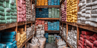 Empresa de São Carlos abre vaga para vendedor com experiência em materiais de construção