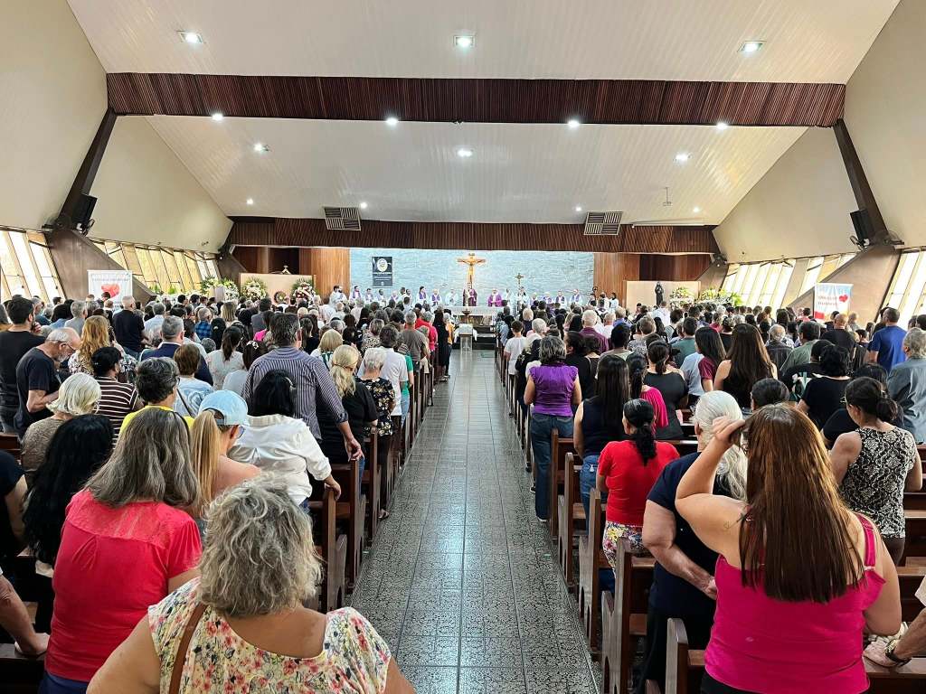 Missa Exequial na Mader Cabrini