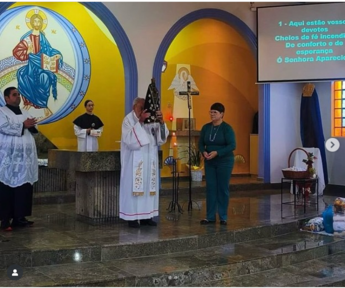 Padre morre após celebrar missa em honra a Nossa Senhora Aparecida Padre morre após celebrar missa em honra a Nossa Senhora Aparecida