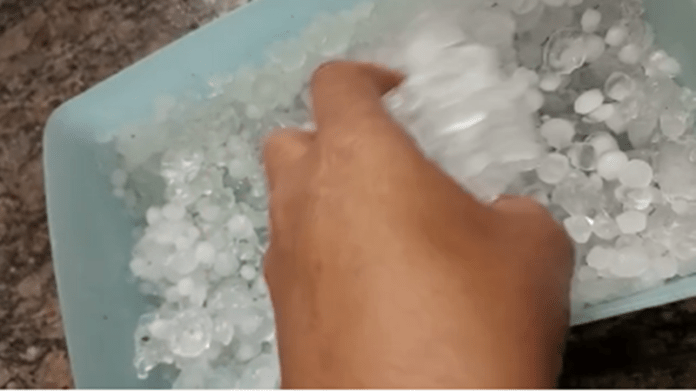 Frente fria com vendaval e granizo se aproxima das regiões de São Carlos, Araraquara e Bauru Frente fria com vendaval e granizo se aproxima das regiões de São Carlos, Araraquara e Bauru