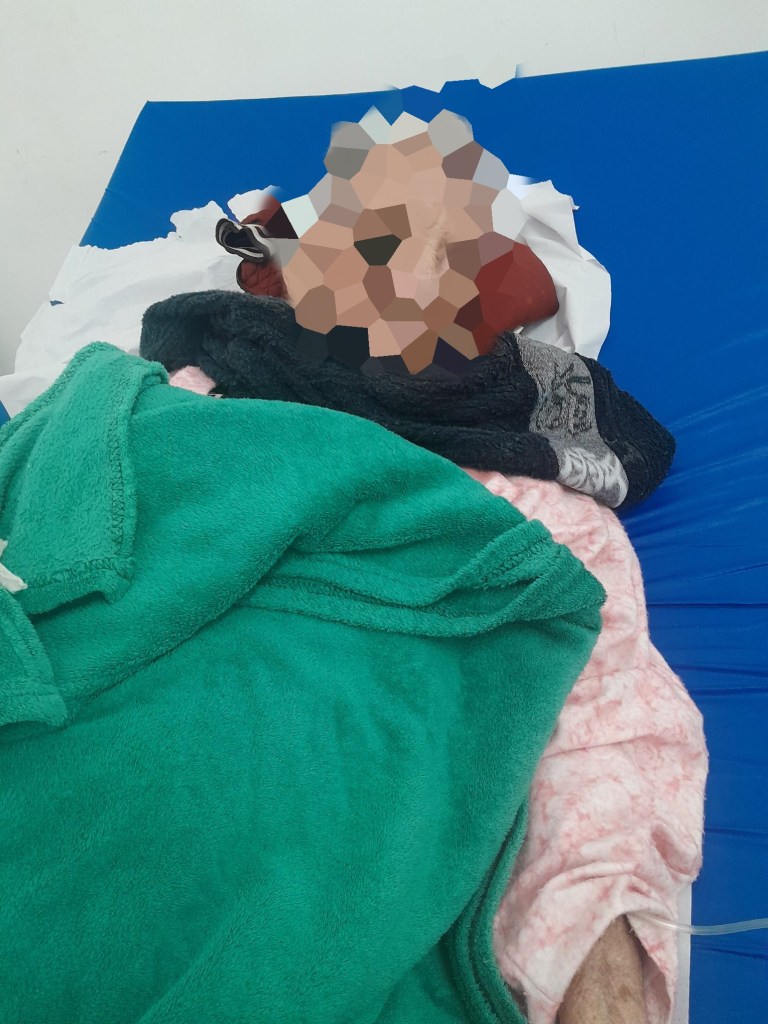 Dona Maria, paciente oncológica e moradora do Presidente Collor, precisa de internação urgente, diz neto