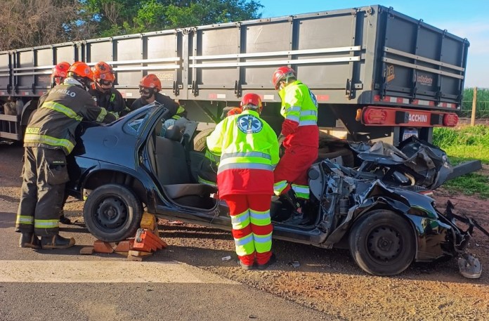 Motorista morreu em acidente Motorista morreu em acidente