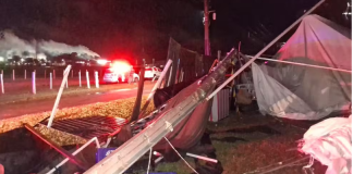 Estrutura metálica desaba durante festa universitária