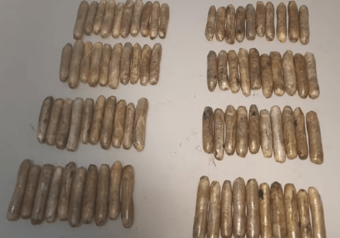 Jovem engoliu meio-quilo de maconha Jovem engoliu meio-quilo de maconha