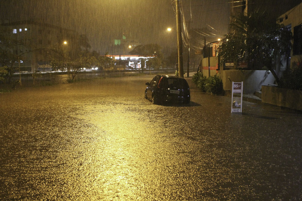 Como nos informamos sobre as enchentes?