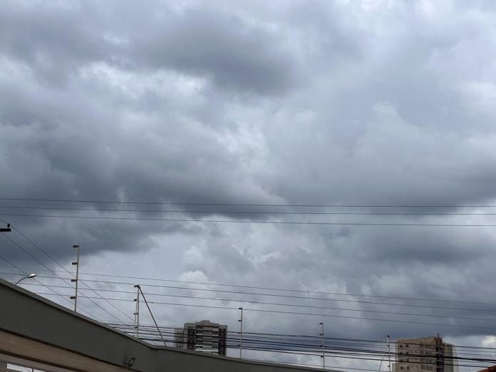 Ciclone extratropical pode trazer ventos de até 95 km/h à região; Entenda a situação Ciclone extratropical pode trazer ventos de até 95 km/h à região; Entenda a situação