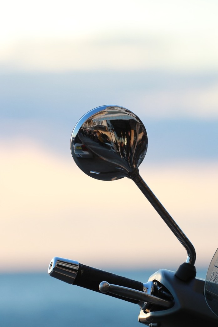 ciclomotores Pilotos de ciclomotores terão até o fim de 2025 para se adequar às novas exigências de trânsito