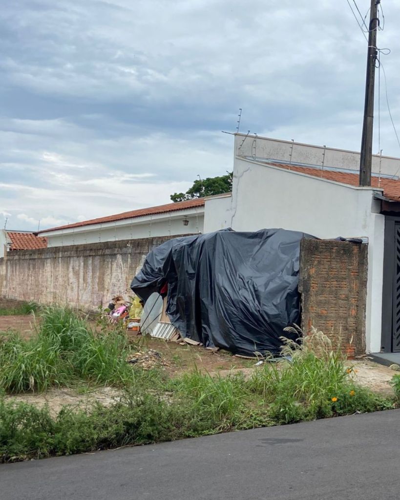 Vereador Edson Ferraz cobra providências da Prefeitura sobre invasões em terreno no Jardim Bandeirantes