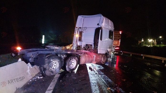 Mancha de óleo provocou acidente