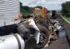 Motorista morre em acidente gravíssimo entre duas carretas Acidente na SP 330 foi grave