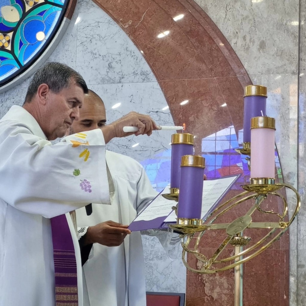 Igreja passa usar o roxo nas celebrações do advento