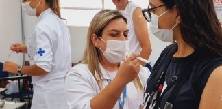 Campanha de vacinação contra o HPV para adolescentes de 15 a 19 anos termina neste mês