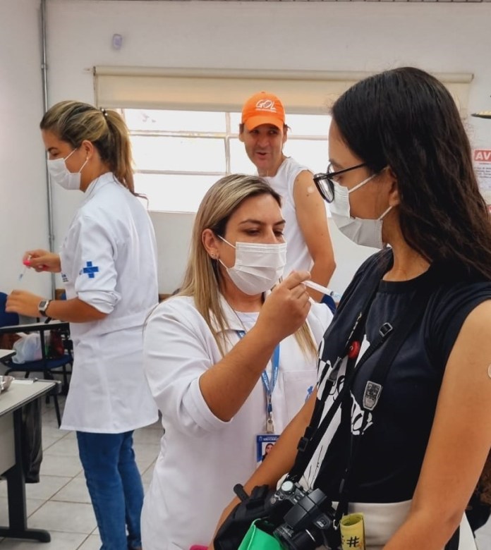 Campanha de vacinação contra o HPV para adolescentes de 15 a 19 anos termina neste mês