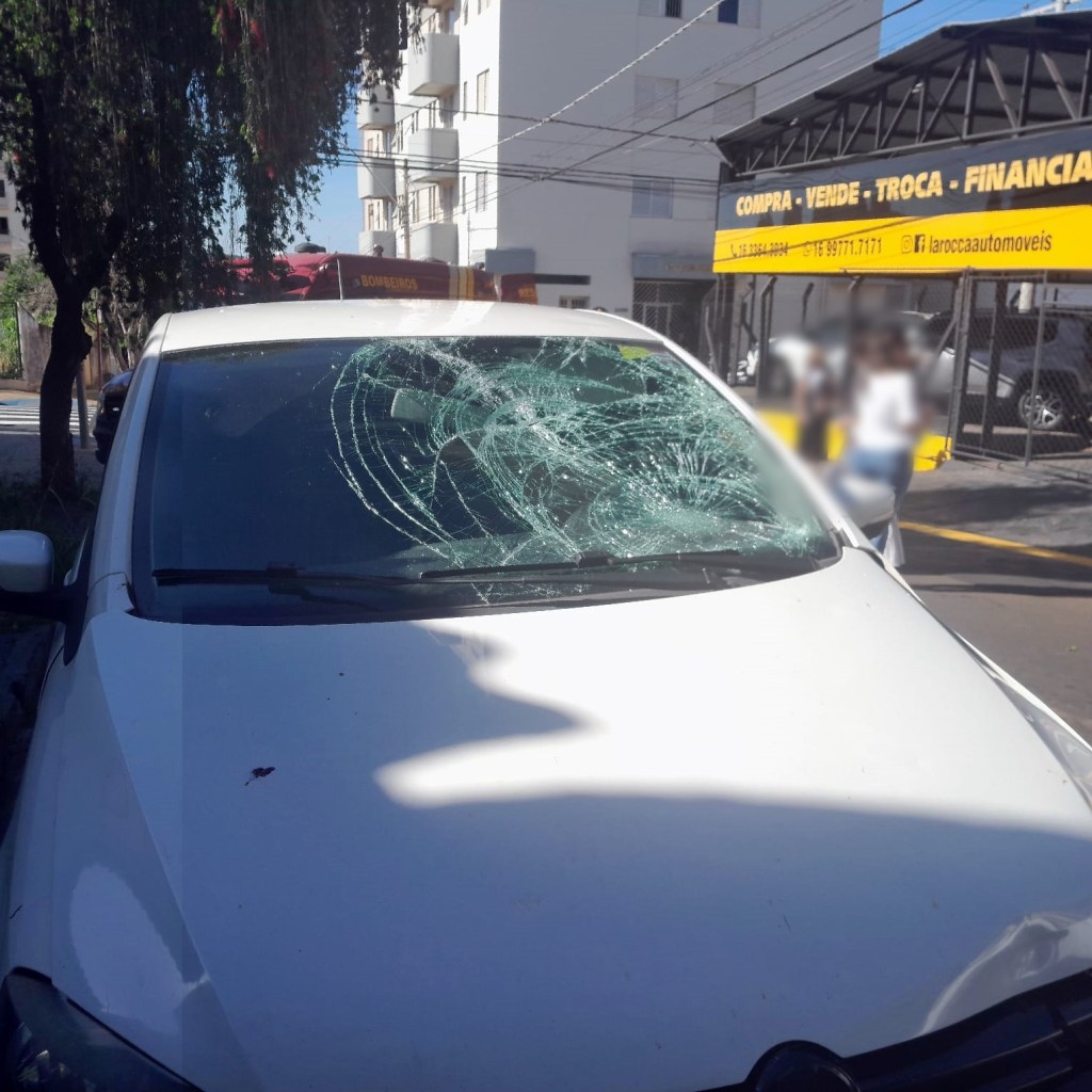 Acidente em cruzamento no Centro