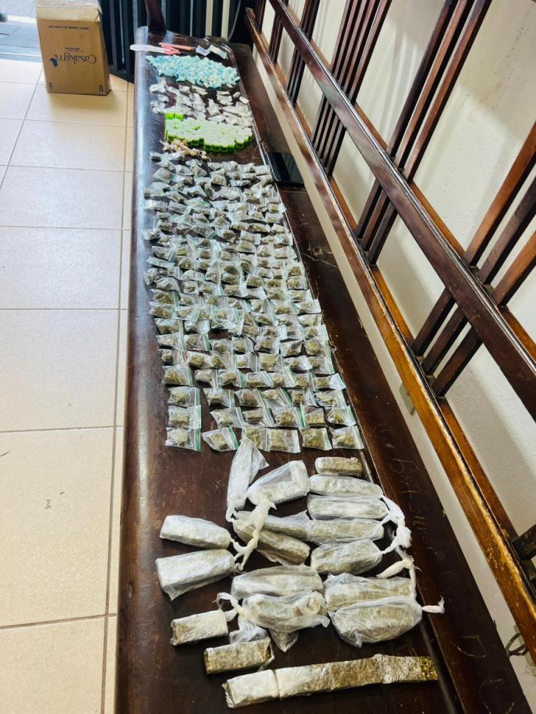 Polícia Militar apreende grande quantidade de drogas em ação no São Carlos V
