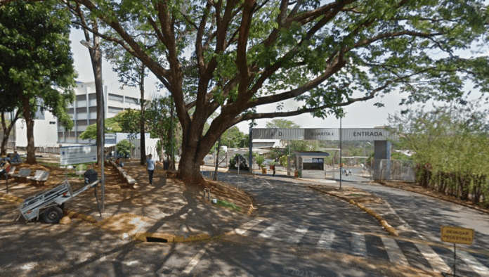 Menino está internado no HC Menino está internado no HC