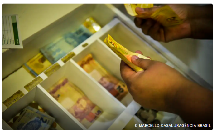 Caixa começa o pagamento do saldo do FGTS retido pelo saque-aniversário Caixa começa o pagamento do saldo do FGTS retido pelo saque-aniversário