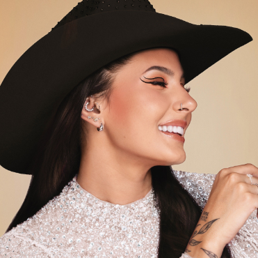 Ana Castela revela seus produtos de maquiagem favoritos Ana Castela revela seus produtos de maquiagem favoritos