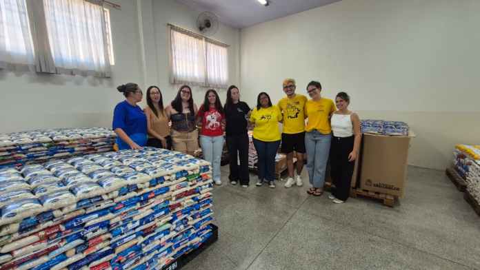 O Fundo Social de Solidariedade de São Carlos recebeu mais de 7 toneladas de alimentos não perecíveis arrecadados pela Tusca Social, projeto solidário da Taça Universitária de São Carlos (Tusca).