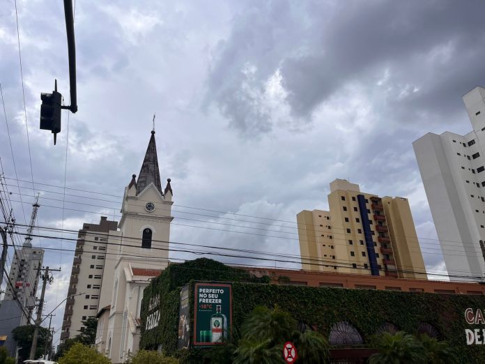 Frente úmida está chegando