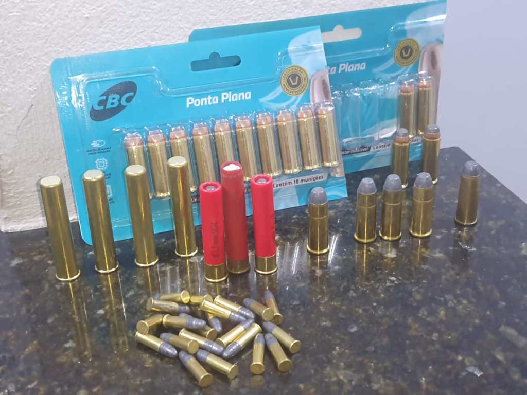 Força Tática prende homem por posse irregular de armas de fogo no Jardim Ricetti