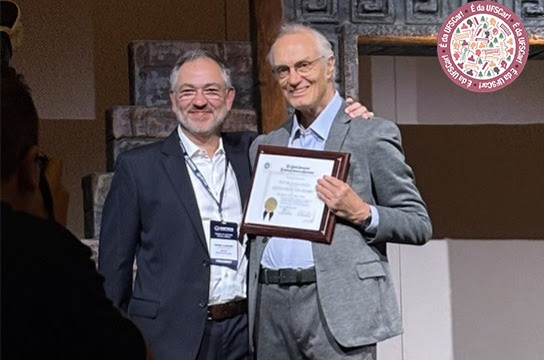 Victor Carlos Pandolfelli, professor do DEMa, recebe título internacional que confirma excelência da UFSCar Victor Carlos Pandolfelli, professor do DEMa, recebe título internacional que confirma excelência da UFSCar