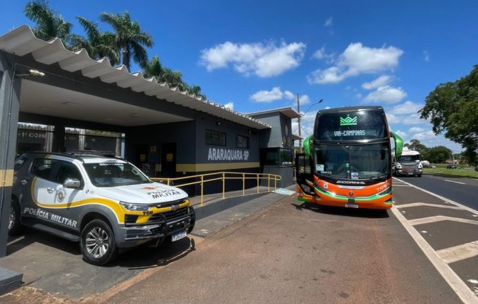 Passageira presa com maconha
