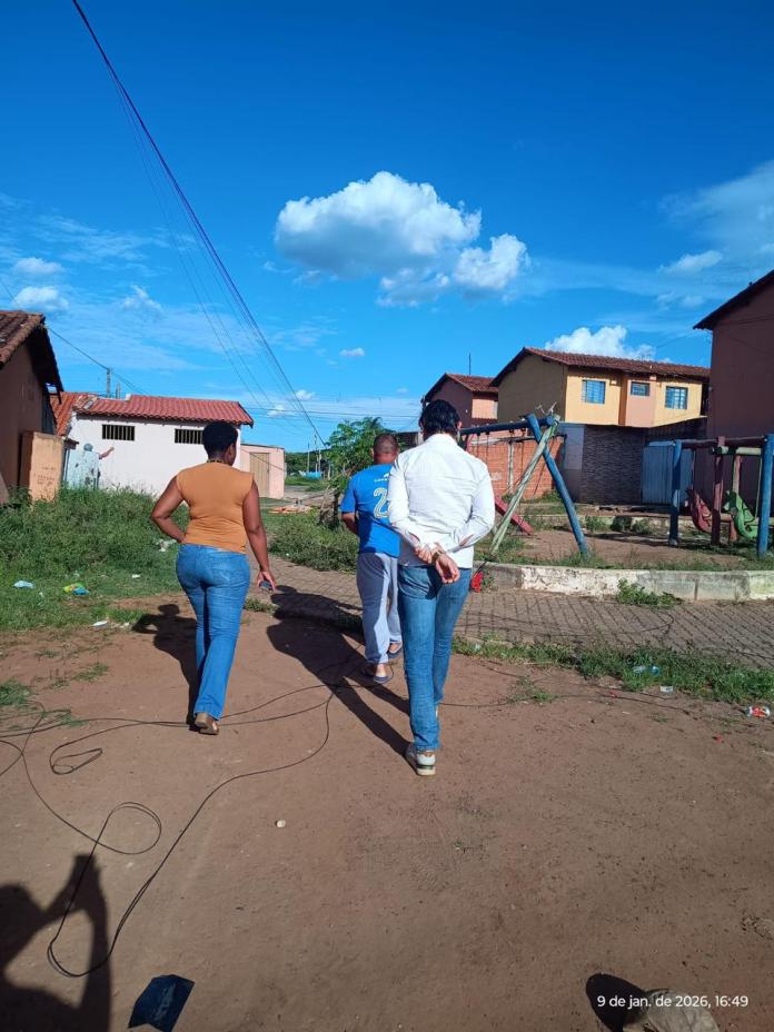 Vereadora Larissa Camargo busca soluções para problemas estruturais das moradias no São Carlos VIII Vereadora Larissa Camargo busca soluções para problemas estruturais das moradias no São Carlos VIII