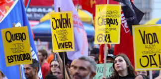 Ato do Dia do Trabalhador pede o fim da escala 6x1 e melhores condições de trabalho e renda, na Cinelândia, no centro da capital fluminense. Foto: Tomaz Silva/Agência Brasil