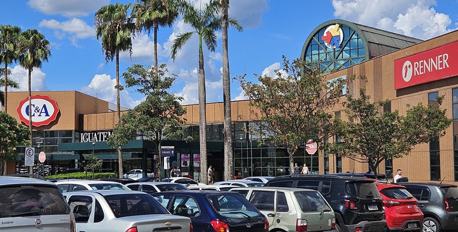 Shopping Iguatemi São Carlos promove Liquidação de Verão com descontos de até 70%