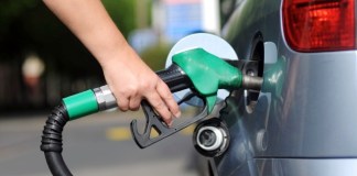 Petrobras reduz preço da gasolina em 5,2% a partir desta terça