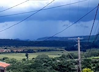 Chuva chegando: nuvens carregadas