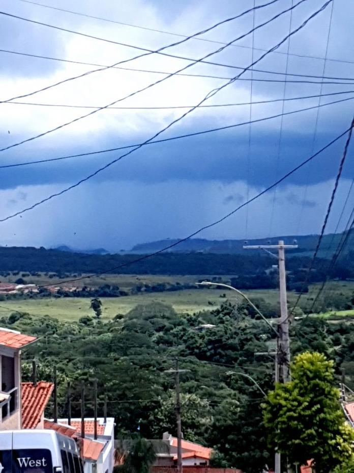 Chuva chegando: nuvens carregadas Chuva chegando: nuvens carregadas