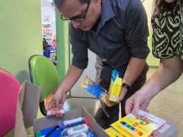 Kits escolares foram entregues
